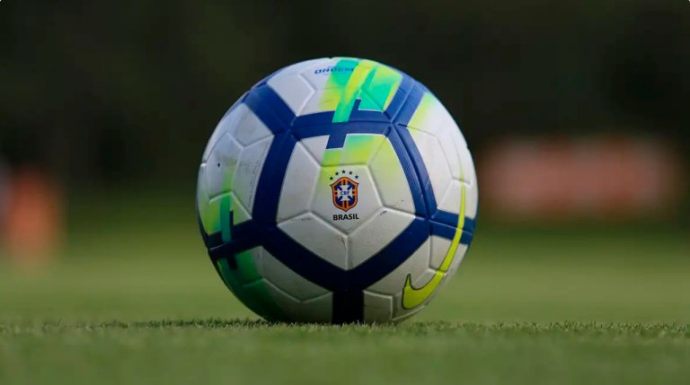Bola de futebol