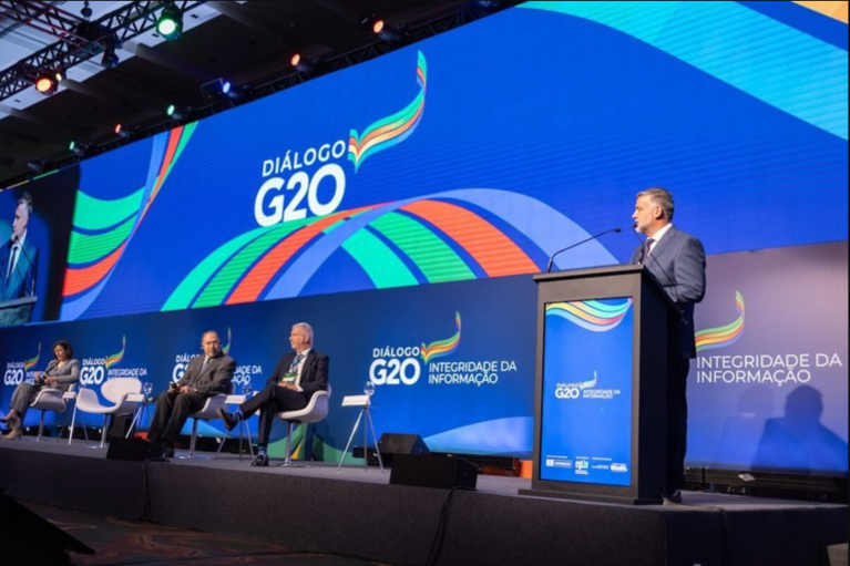 Paulo Pimenta em evento do G20