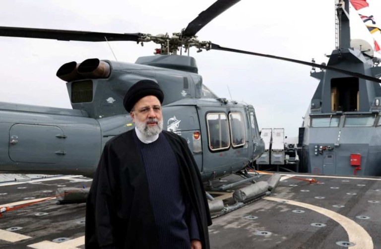 Raisi em visita a instalação militar iraniana em fevereiro de 2024. Foto Reuters