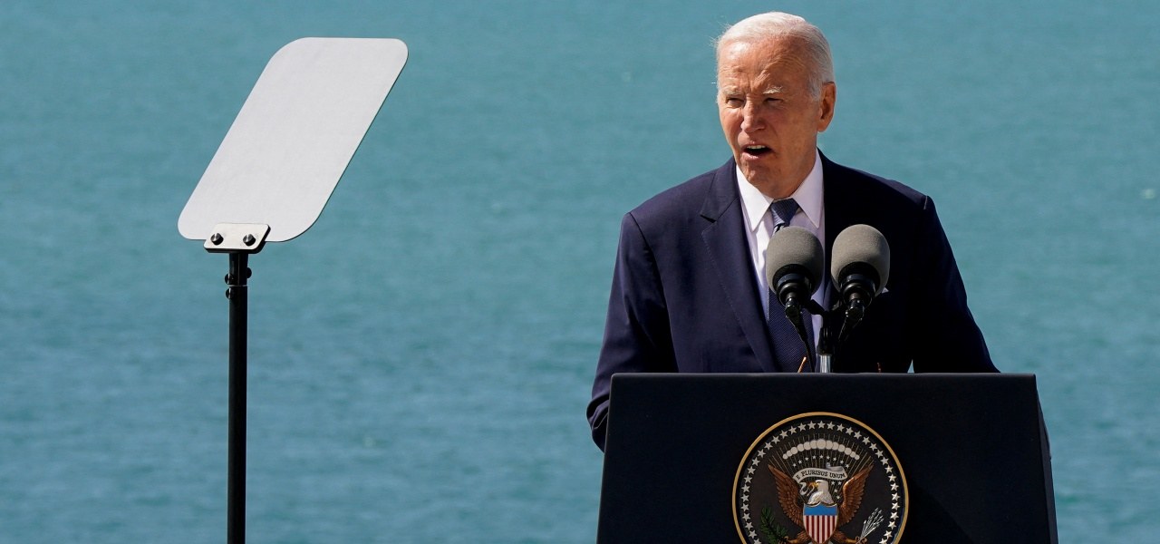 Presidente dos EUA, Joe Biden, discursa em cerimônia de aniversário do Dia D na Normandia, na França