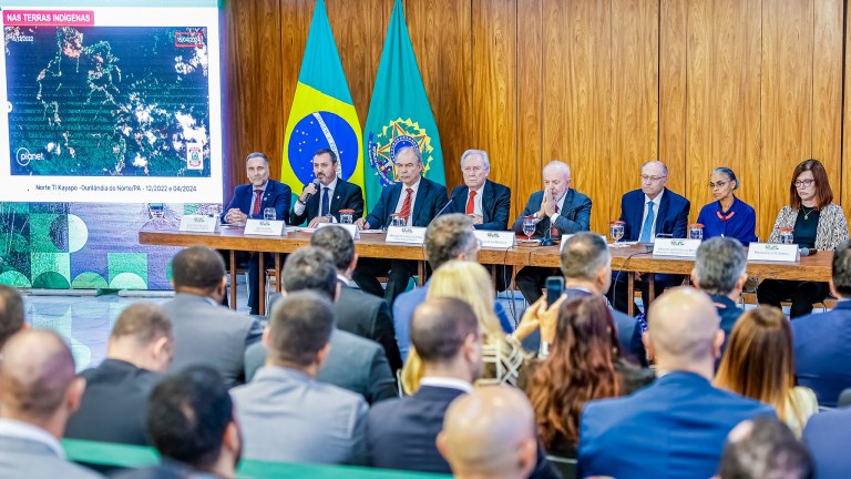 Lula na divulgação do Plano Amazônia