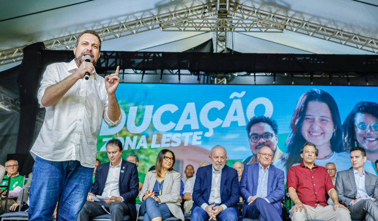 Guilherme Boulos discursa em evento do governo federal em São Paulo