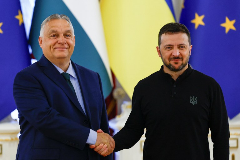 Viktor Orbán e Volodymyr Zelenskiy em Kiev