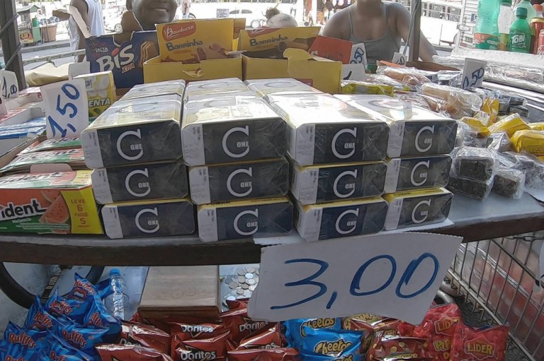 Cigarros contrabandeados podem ser favorecidos com elevação de impostos sobre o mercado legal