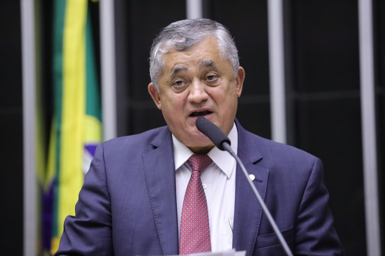 José Guimarães