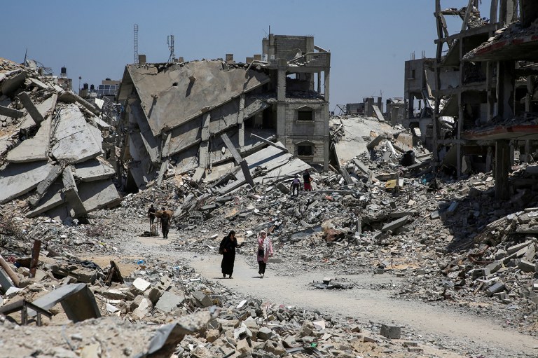 Destruição em Khan Younis, sul de Gaza