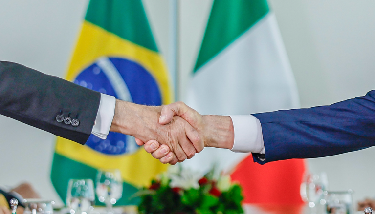 Presidente Luiz Inácio Lula da Silva durante reunião bilateral com o presidente da Itália, Sergio Mattarella, no Palácio do Planalto, em Brasília - DF