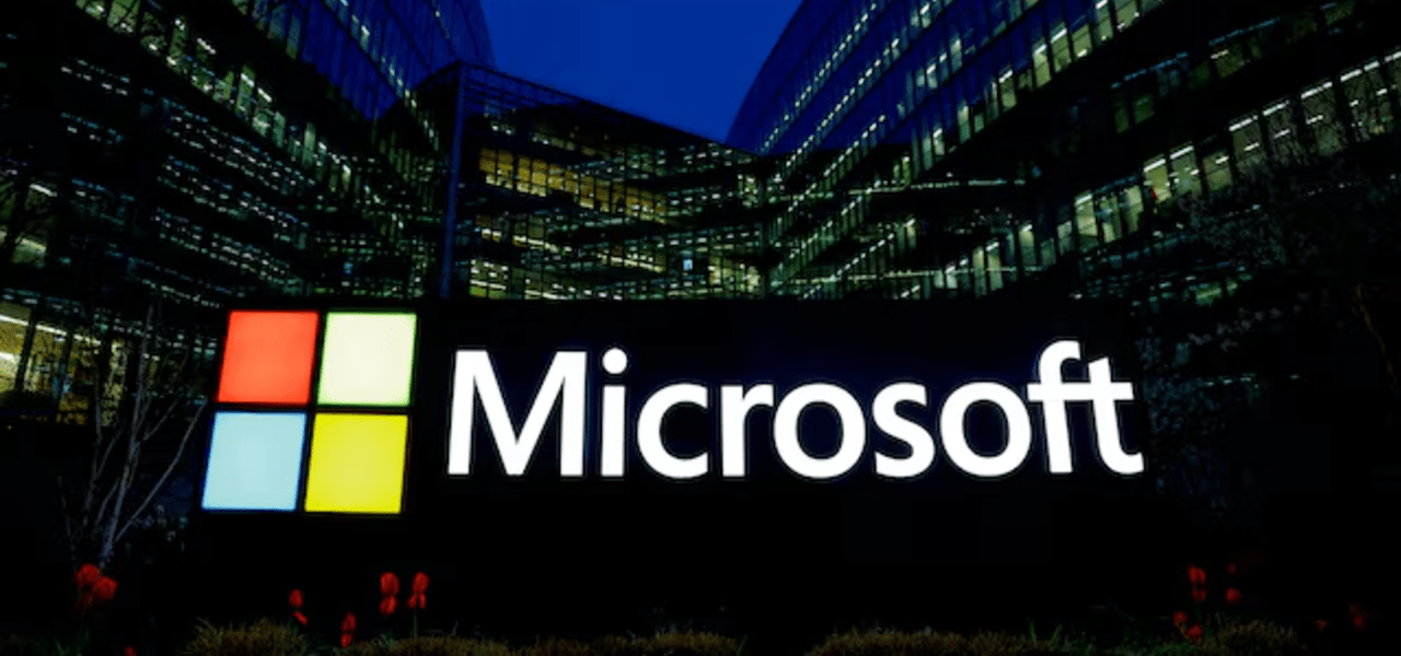 Logotipo da Microsoft nos escritórios em Issy-les-Moulineaux, perto de Paris, França