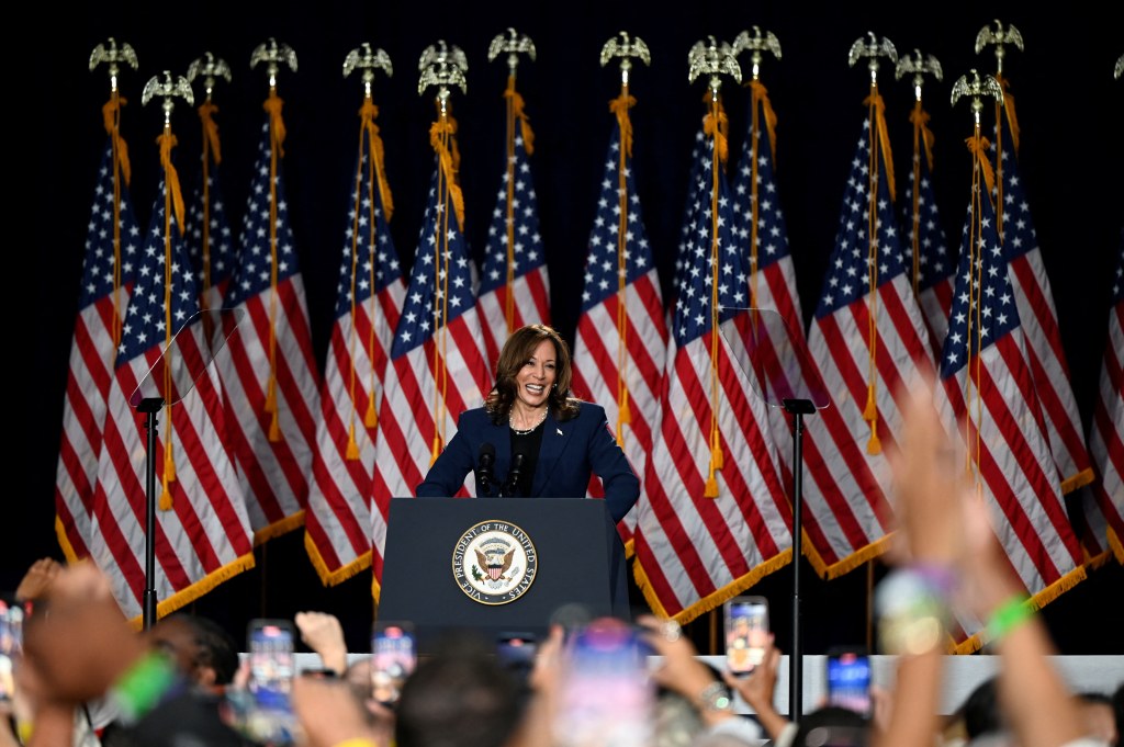 Apesar dos riscos com Kamala, é preciso evitar a volta de Trump à Casa Branca