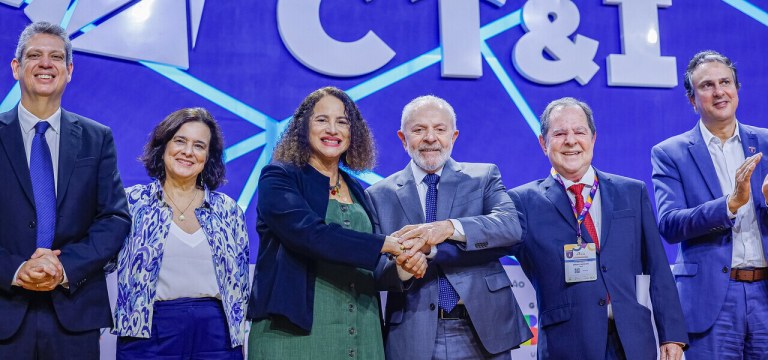 Lula durante cerimônia de abertura da 5ª Conferência Nacional de Ciência, Tecnologia e Inovação (CNCTI)