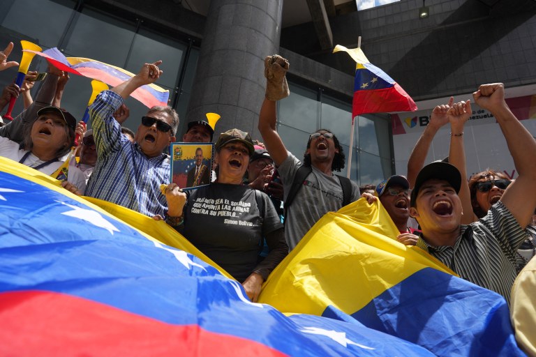 Manifestantes anti-Maduro em Caracas, Venezuela 
30/07/2024
REUTERS/Alexandre Meneghini