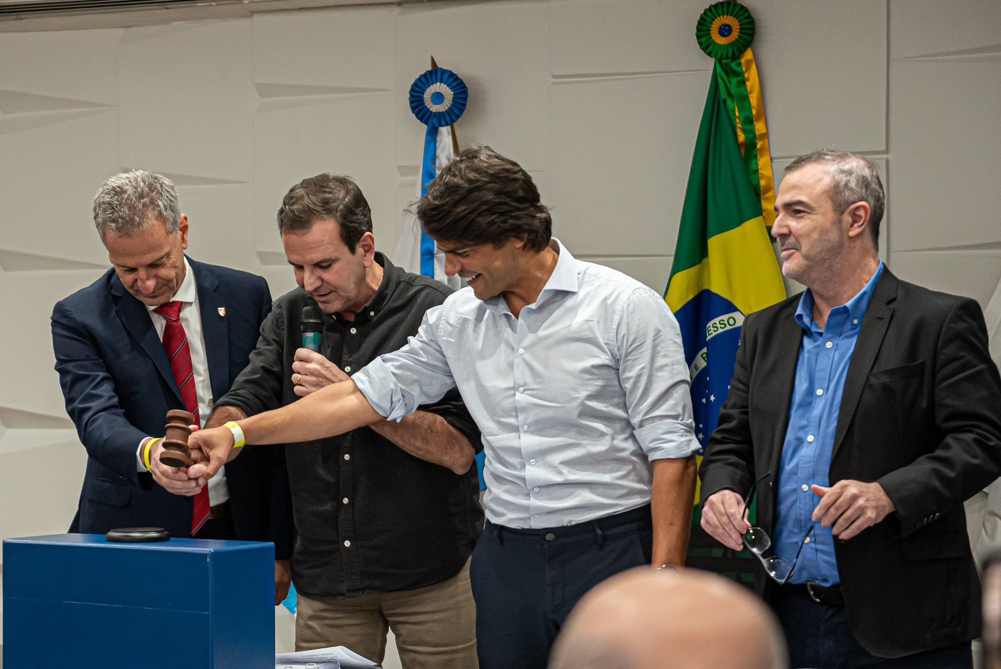Arremate do terreno do Gasômetro em leilão realizado no auditório da Prefeitura do Rio