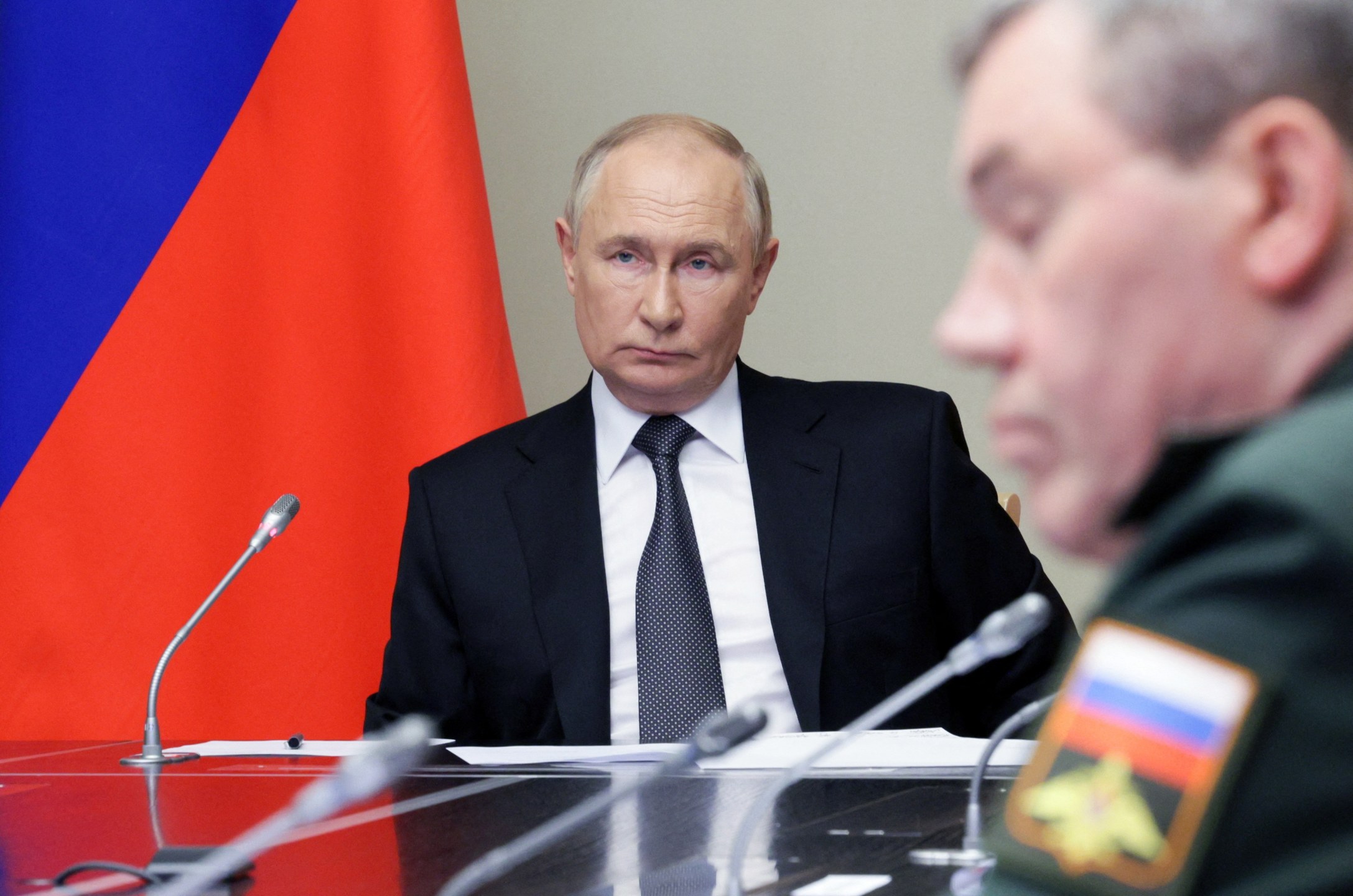 O presidente russo, Vladimir Putin, preside reunião virtual com autoridades de segurança e governadores regionais para discutir a situação no sul do país em uma residência nos arredores de Moscou, Rússia
12/08/2024