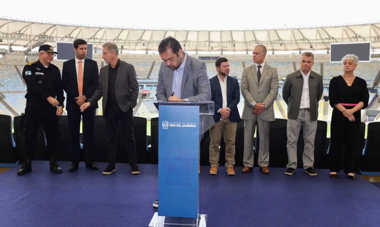 Governador Cláudio Castro assina contrato de concessão do Consórcio Maracanã