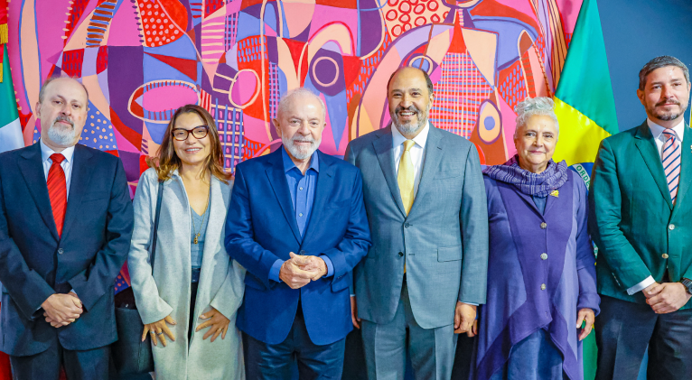 Chegada do presidente Lula e da primeira-dama, Rosângela Lula da Silva, à Cidade do México, México