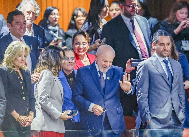 Lula e sua comitiva no México