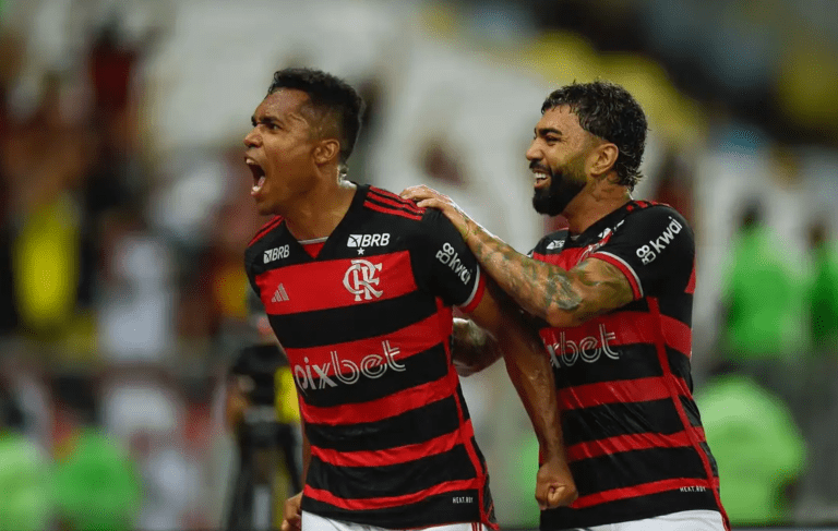 Jogadores do Flamengo comemoram
