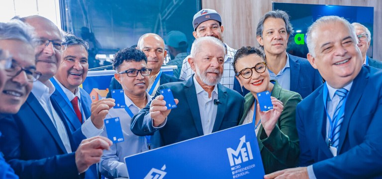 Lula no lançamento do Programa Acredita