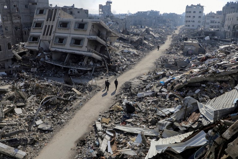 Prédios destruídos no campo de refugiados de Jabalia, no norte da Faixa de Gaza
22/02/2024
REUTERS/Mahmoud Issa
