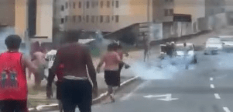 Confronto entre torcedores
