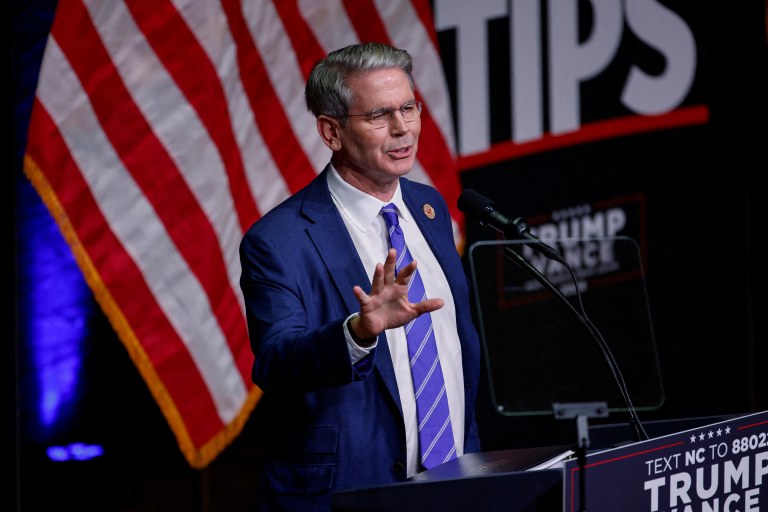 Scott Bessent participa de evento de campanha de Trump
14/08/2024
REUTERS/Jonathan Drake