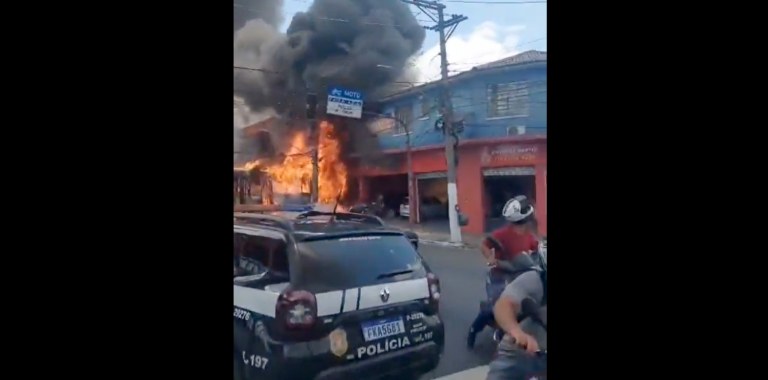 Ônibus em chamas na Zona Sul de SP