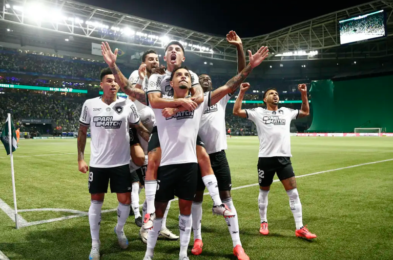 Jogadores do Botafogo celebram vitória