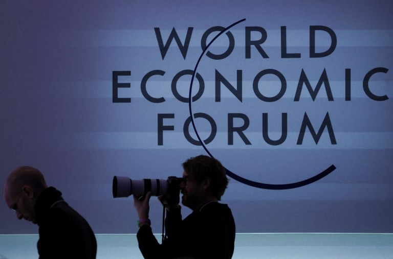 Logo do Fórum Econômico Mundial, em Davos, na Suíça
19/01/2024