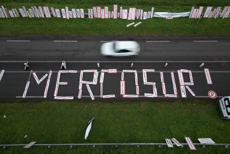 Protesto de agricultores franceses contra acordo comercial entre Mercosul e UE perto de Angouleme, na França
18/11/2024