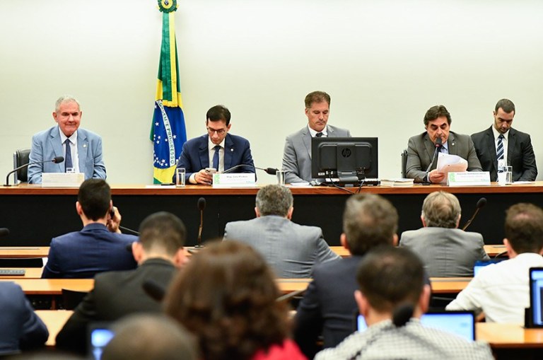 CMO aprova relatório preliminar do Orçamento e vota texto final na quinta