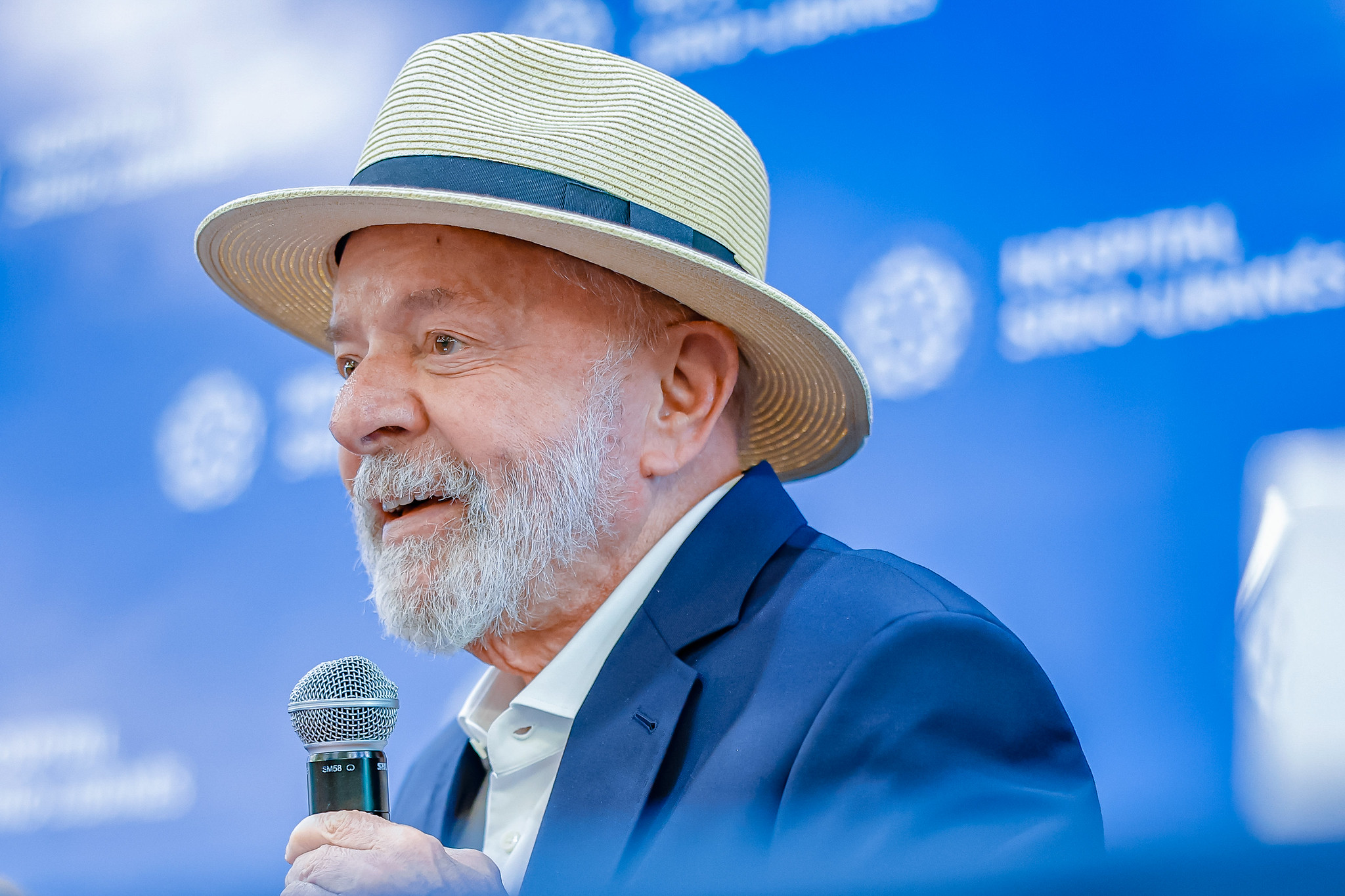 Lula após ter alta hospitalar
