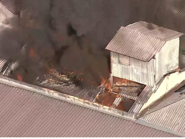 Incêndio em prédio comercial de SP