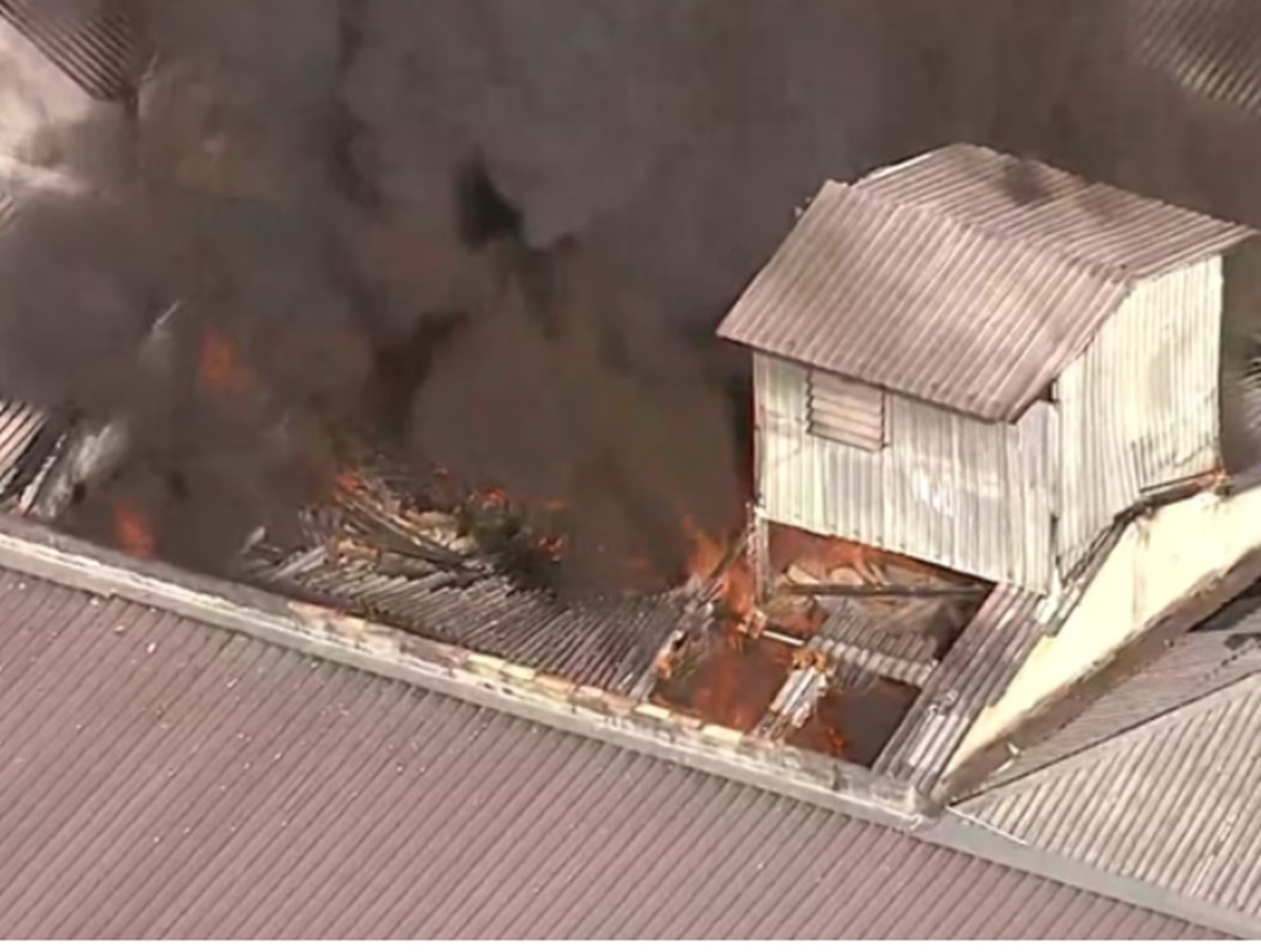 Incêndio em prédio comercial de SP