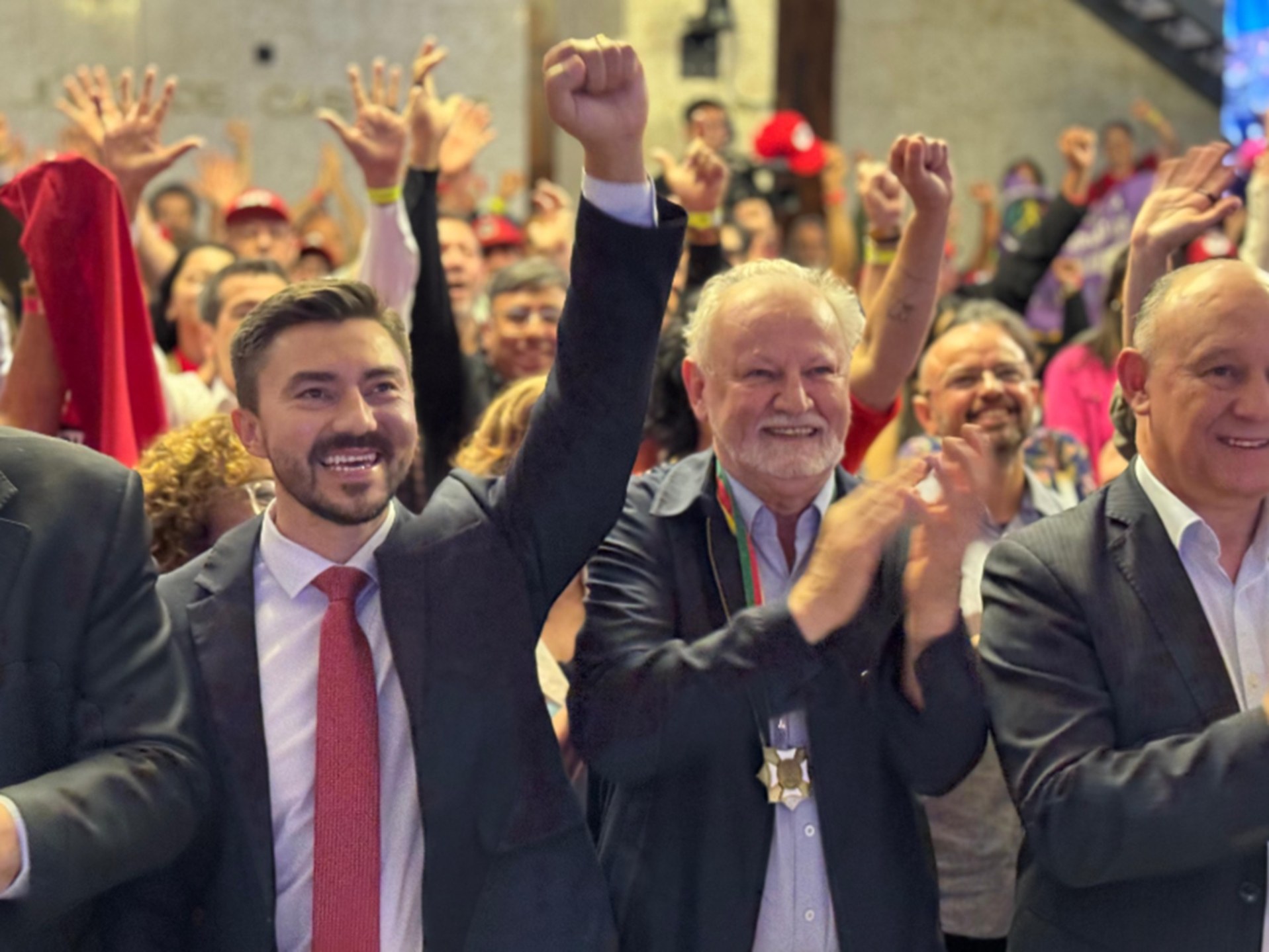 João Pedro Stedile recebe maior honraria da Assembleia Legislativa gaúcha