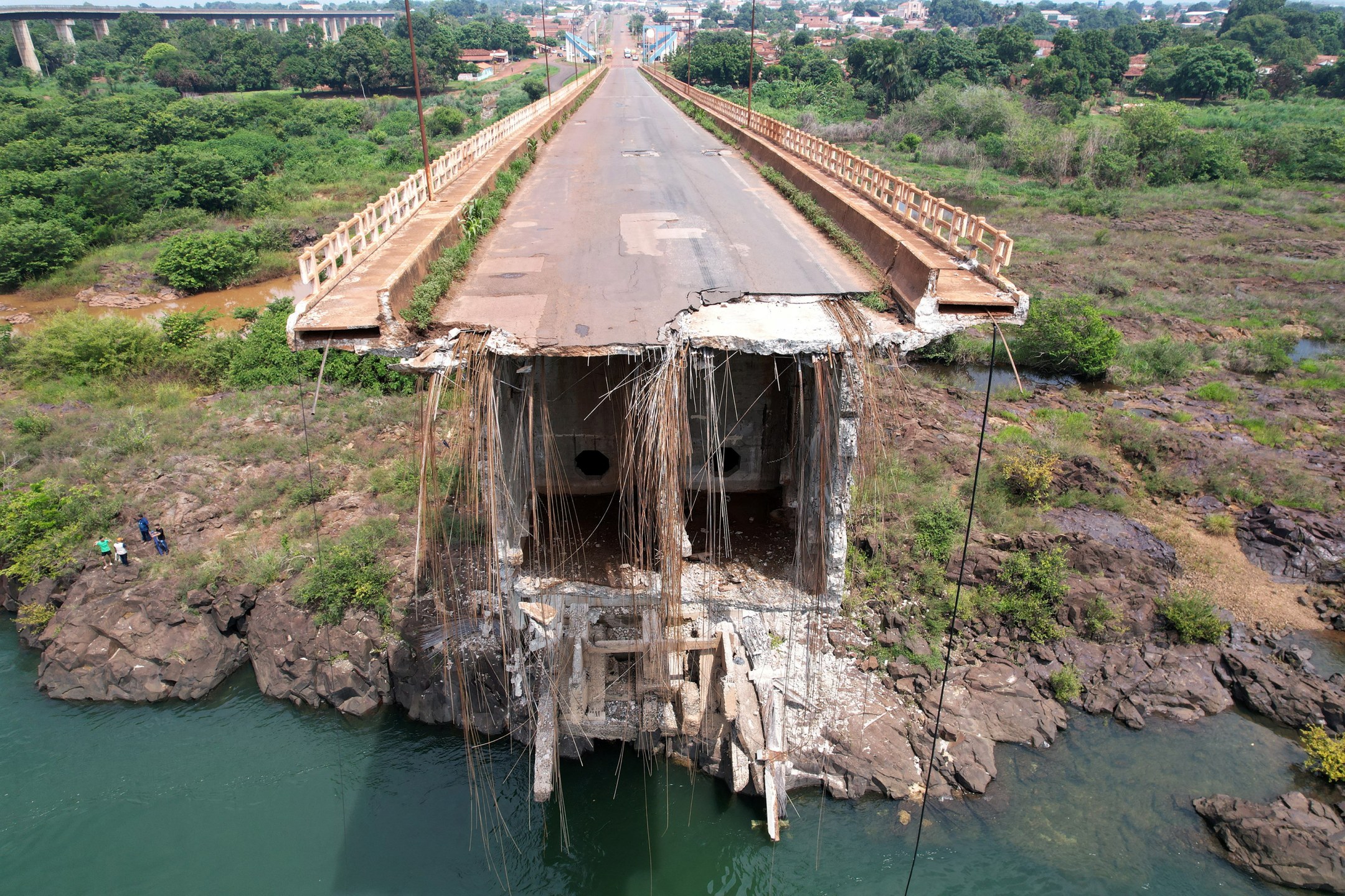 Ponte JK, entre Tocantins e o Maranhão, após colapso de vão central
