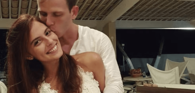 Carolina Canales e o noivo Fernando, que também estava no hotel