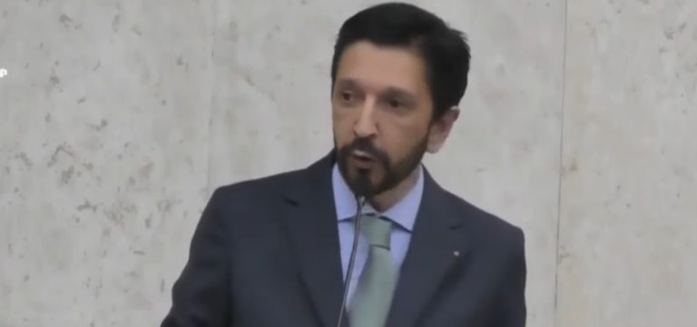 Ricardo Nunes toma posse em São Paulo