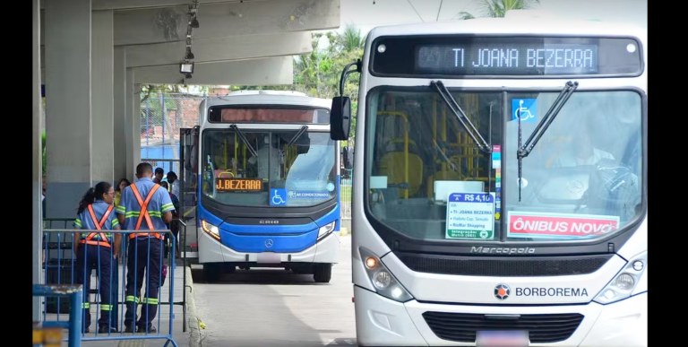 Ônibus no Grande Recife