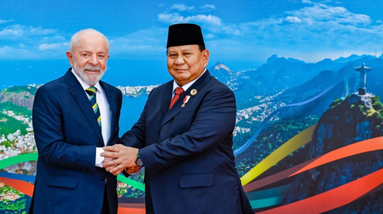 18.11.2024 - Presidente da República, Luiz Inácio Lula da Silva, com presidente indonésio, Prabowo Subianto, durante Cumprimentos aos líderes do G20. Rio de Janeiro - RJ Foto: Ricardo Stuckert/PR