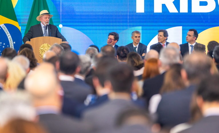 Presidente Lula discursa na cerimônia de sanção da regulamentação da reforma tributária - 16/01/2025