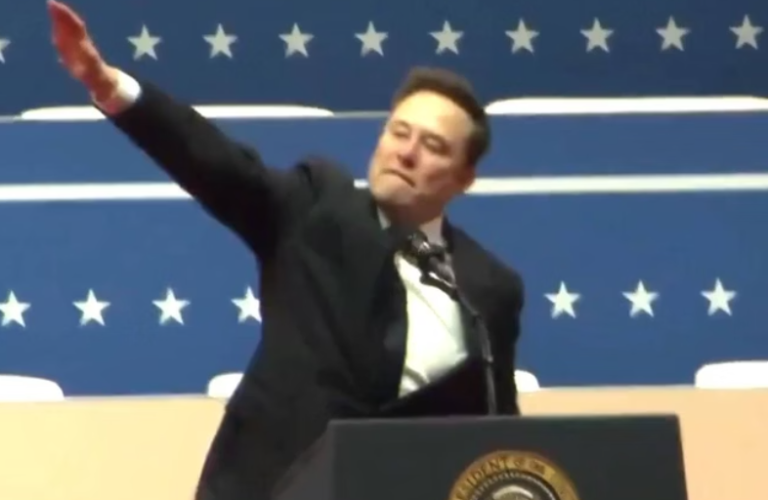 Elon Musk faz gesto semelhante à saudação nazista