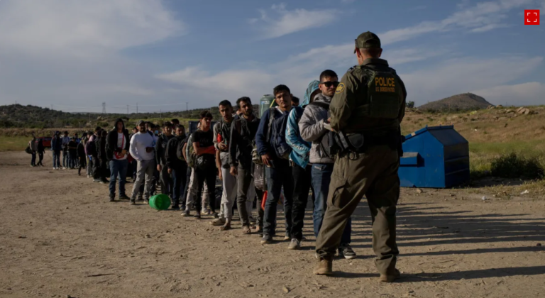 Trump lança repressão contra migrantes na fronteira