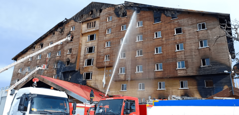 Incêndio em hotal na Turquia
