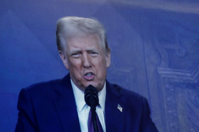Presidente dos EUA, Donald Trump, discursa por videoconferência no Fórum Econômico Mundial em Davos, na Suíça - 23/01/2025