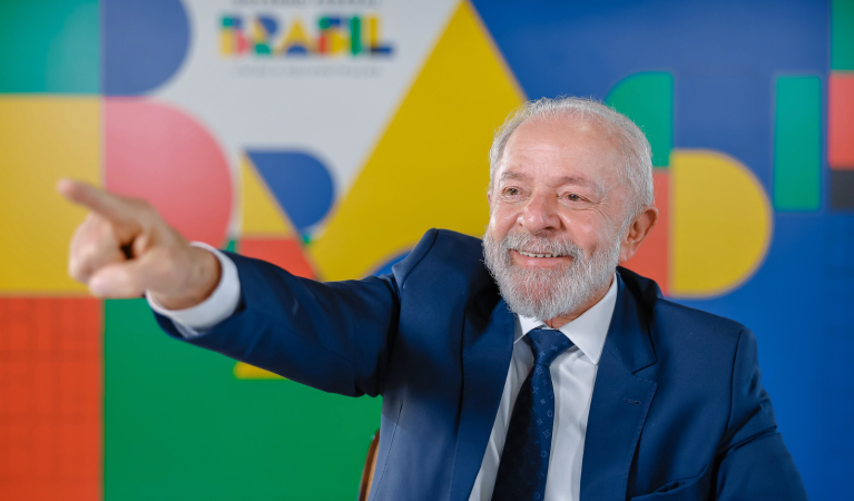 Presidente Luiz Inácio Lula da Silva durante entrevista às rádios Itatiaia, Mundo Melhor e BandNewsFM BH, de Minas Gerais, na Residência Oficial da Granja do Torto, Brasília - DF
