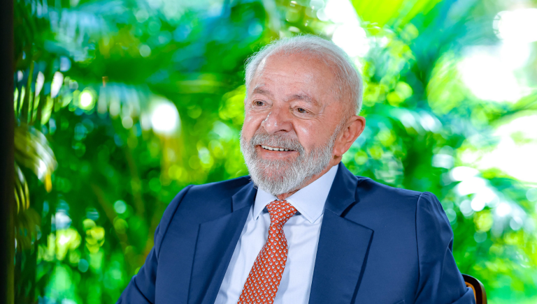 12.02.2025 - Presidente Luiz Inácio Lula da Silva durante entrevista à Rádio Diário FM, de Macapá. Granja do Torto, Brasília - DF