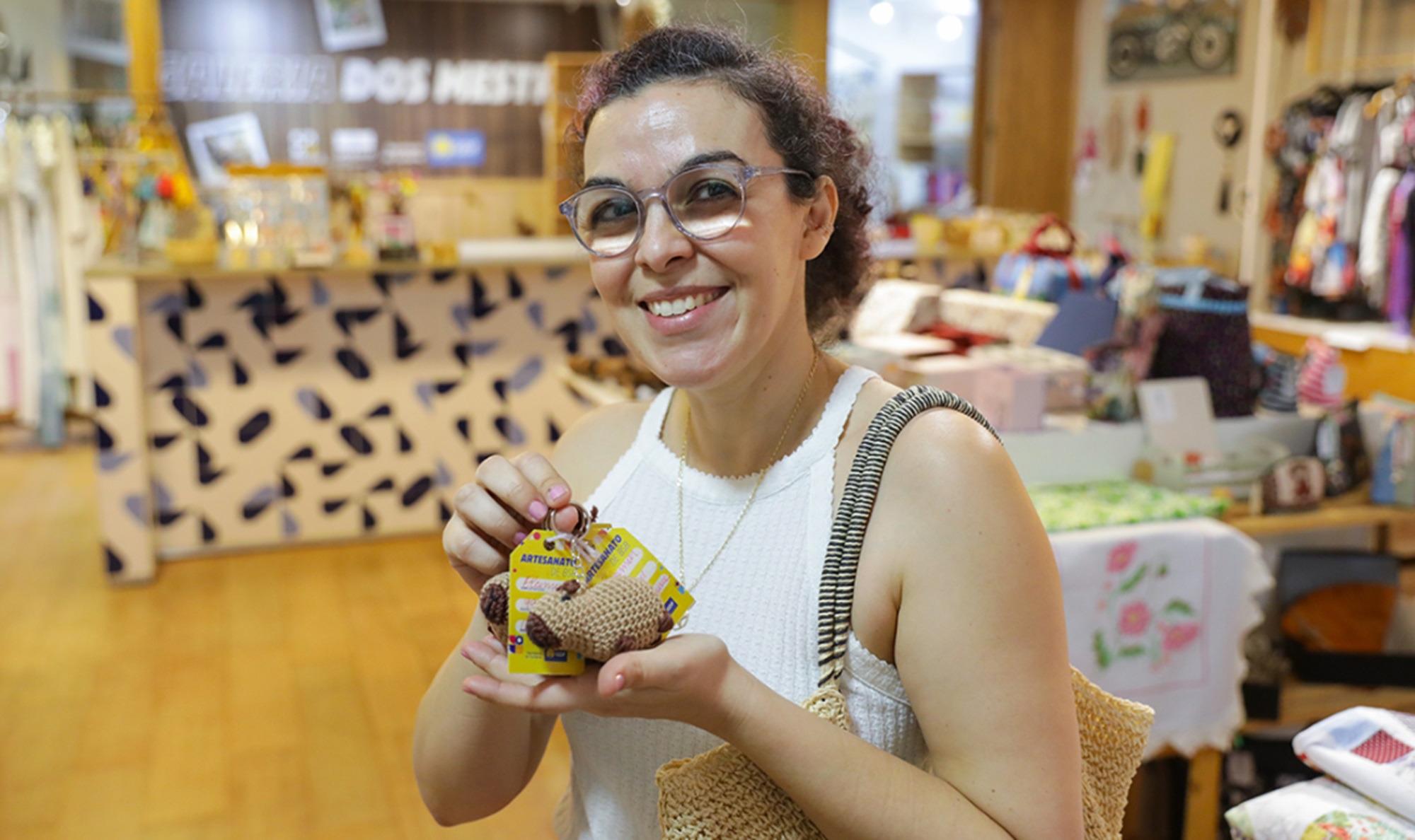 De passagem por Brasília, onde seus filhos nasceram, a designer Alice Prina procurou uma das lojas Artesanato Brasília