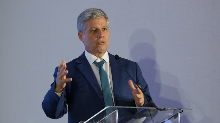 Paulo Teixeira durante o evento "A Política Nacional sobre Drogas: Um Novo Paradigma", realizado pelo Brasil 247, TV 247 e Consultor Jurídico, com apoio do grupo Prerrogativas - Brasília (DF) - 18/02/2025