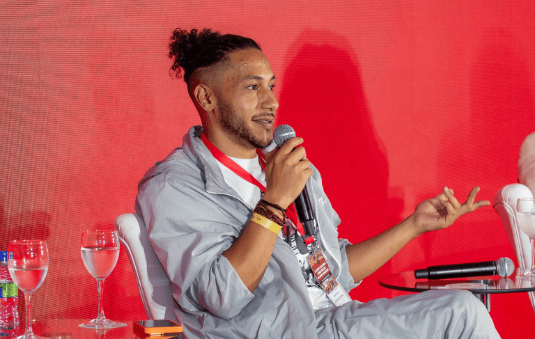 Ilustrador e ativista do movimento de favelas, Hebert Amorim fala no painel "O Combate ao Racismo e ao Encarceramento em Massa", durante o evento "A Política Nacional sobre Drogas: Um Novo Paradigma", realizado pelo Brasil 247, TV 247 e Consultor Jurídico, com apoio do grupo Prerrogativas - Brasília (DF) - 18/02/2025