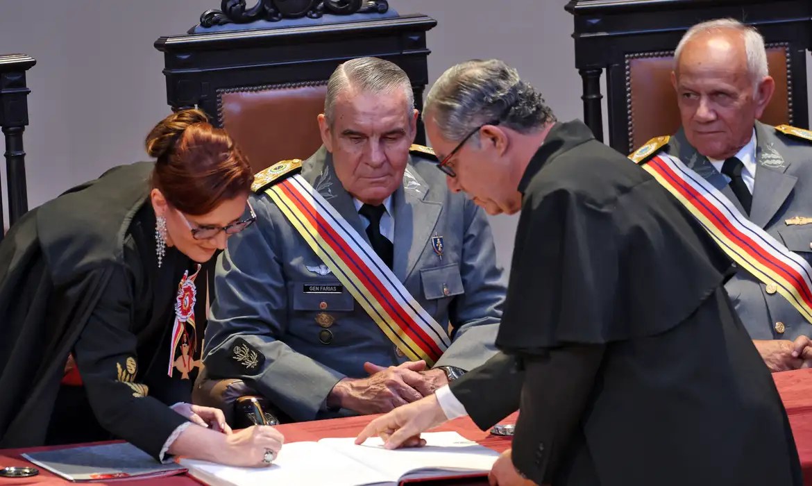Maria Elizabeth Rocha toma posse na presidência do STM - 12/03/2025